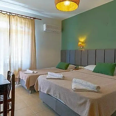 Xanthos Boutique מלון 3*