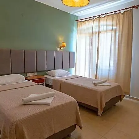 Xanthos Boutique מלון 3*